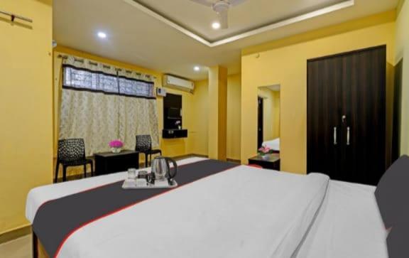 H K Residency Near Kalakshetra Hotel Guwahati Eksteriør billede