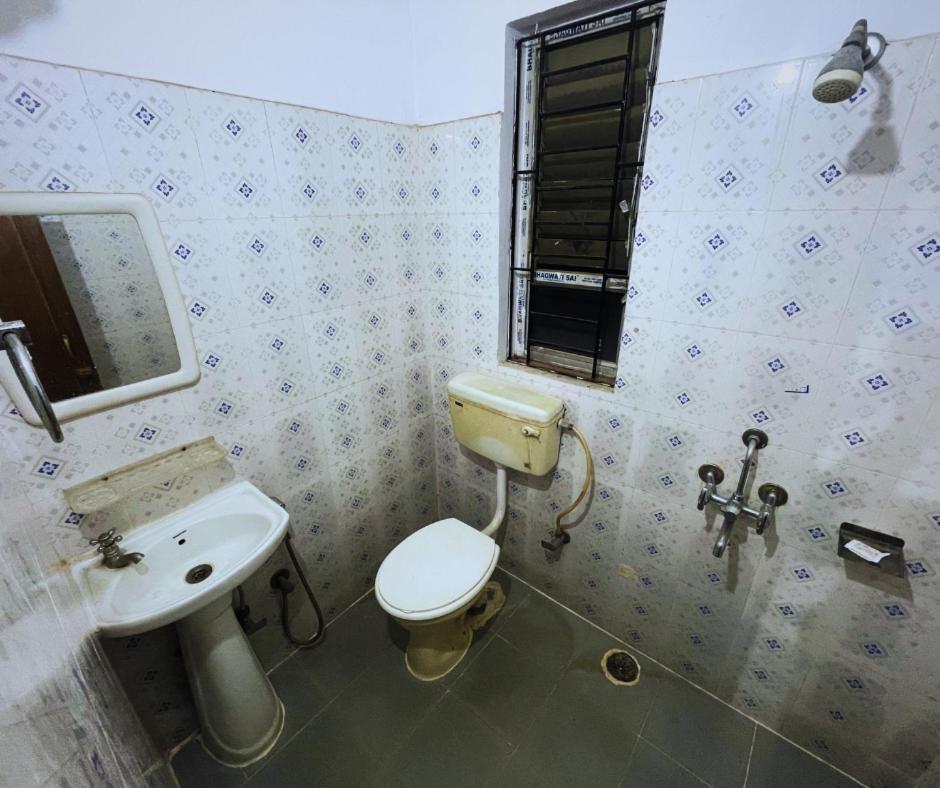 H K Residency Near Kalakshetra Hotel Guwahati Eksteriør billede